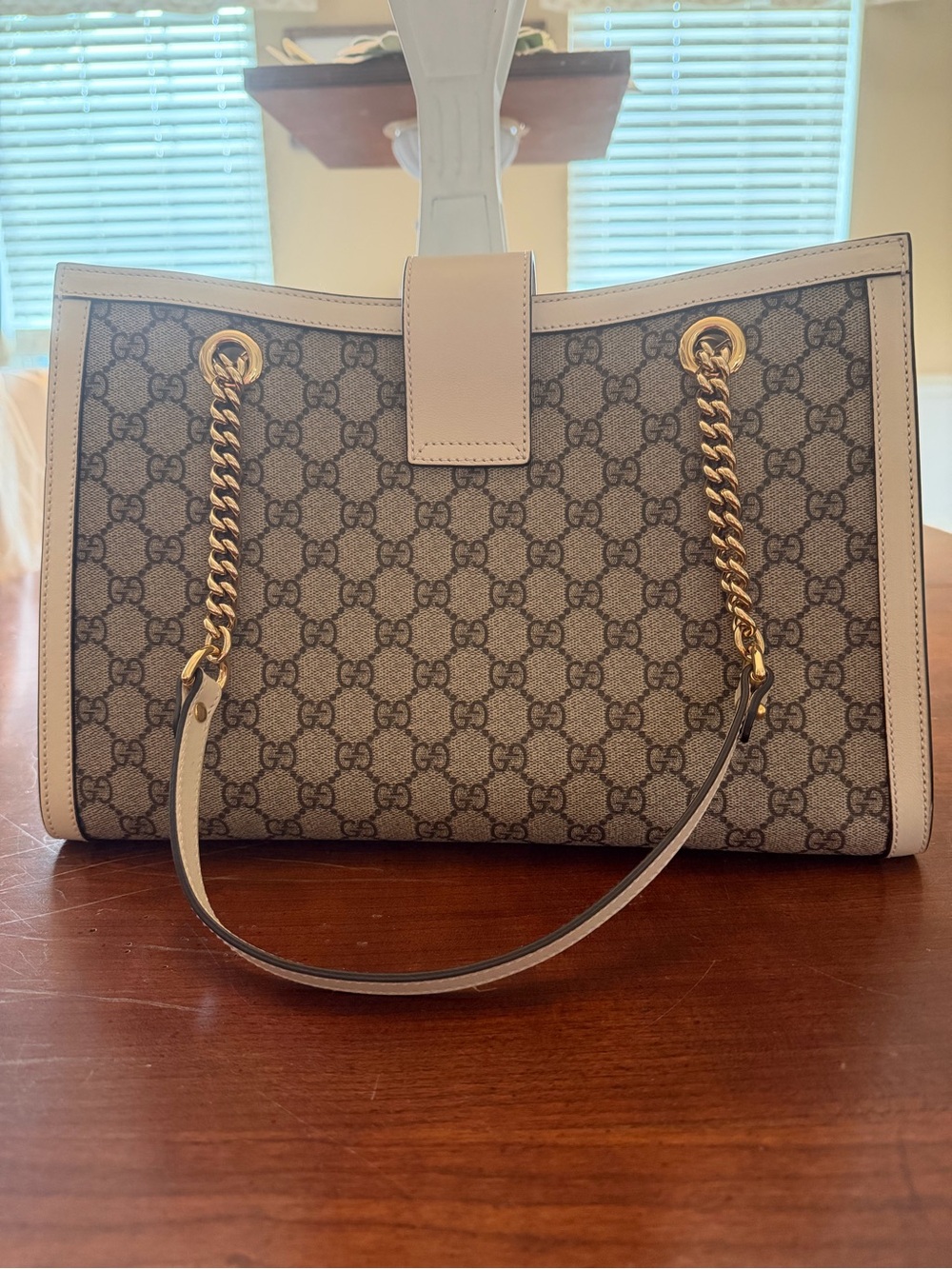 Gucci Padlock GG Supreme Tote - Picture 2 of 11